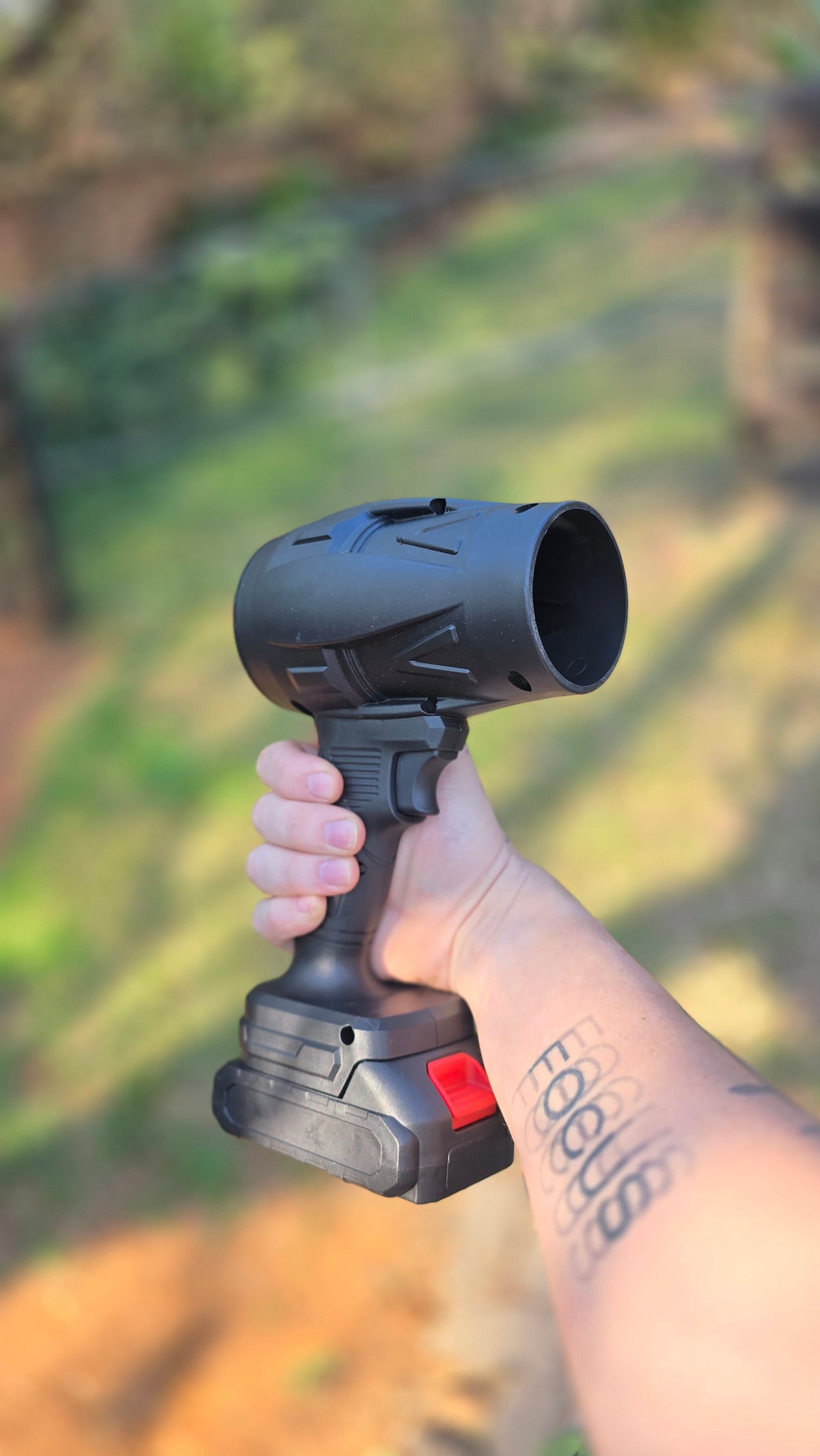 Elvior Windpomp™ – Includes 1 Battery & 1 Charger