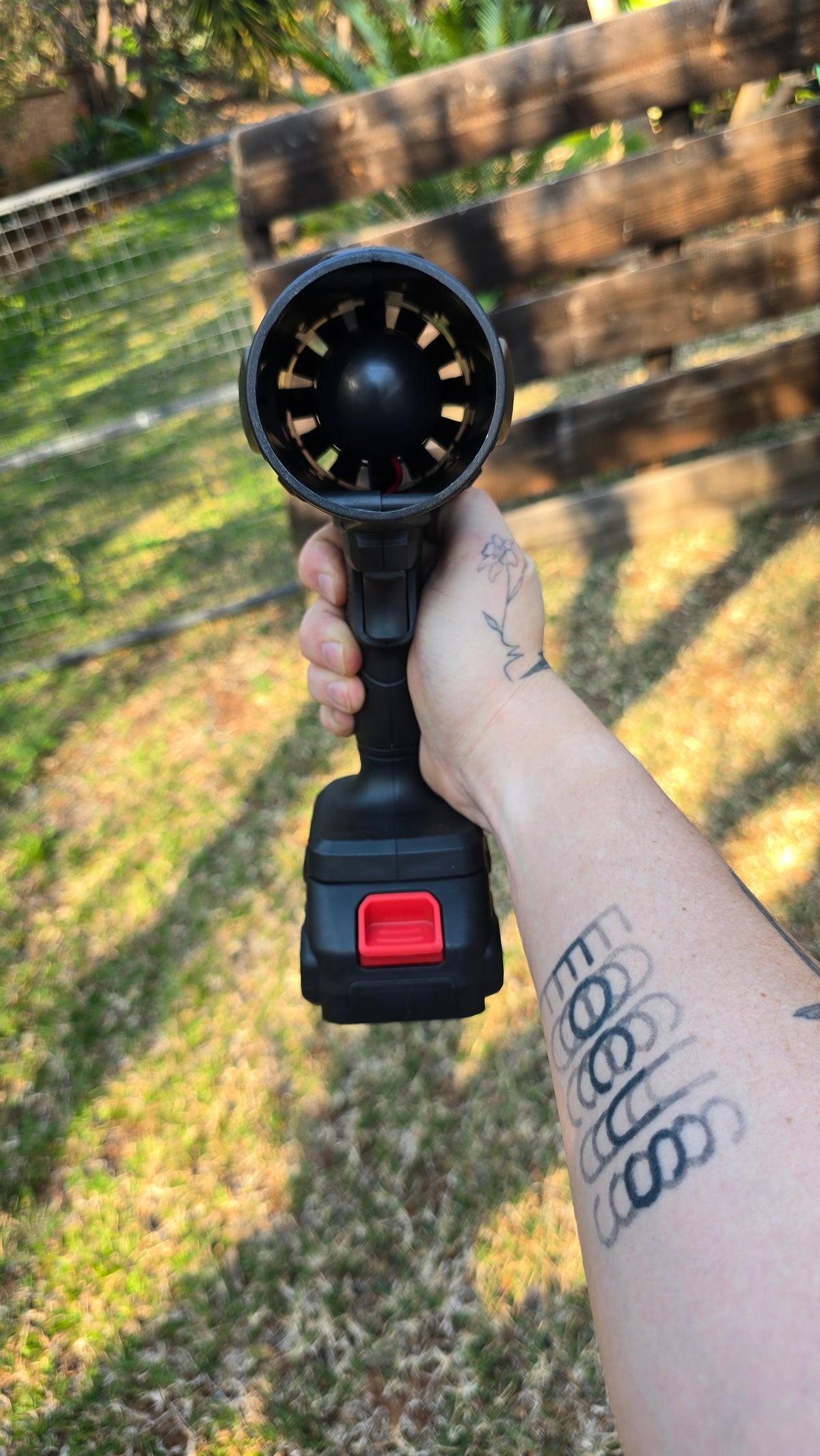 Elvior Windpomp™ – Includes 1 Battery & 1 Charger